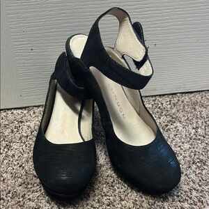 Sacha London MaryJane platform heels Size 8